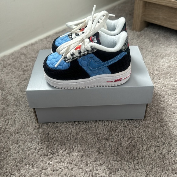 Nike Air Force 1 LV8 - Toddler 4C - Picture 1 of 4